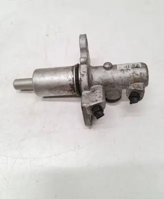 Master brake cylinder