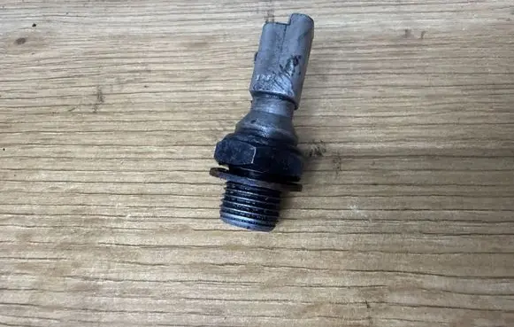 Ford Mondeo MK IV Oil pressure sensor