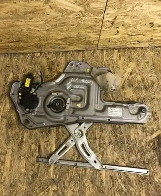Hyundai Trajet Front door window regulator with motor