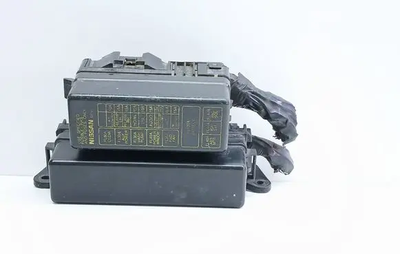 Nissan Terrano Fuse module 71543024