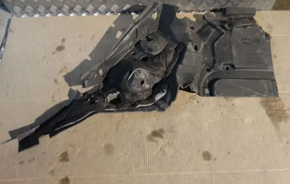 Audi A7 S7 4K8 Front arch 4K8863814C8