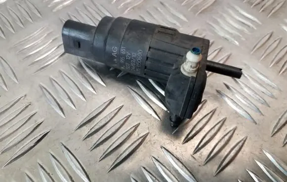 Skoda Yeti (5L) Windscreen/windshield washer pump