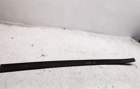 Mercedes-Benz A W168 Front door glass trim molding