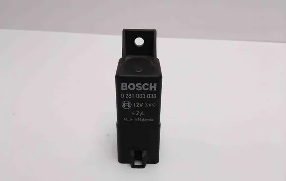 Skoda Octavia Mk2 (1Z) Glow plug pre-heat relay 0281003038