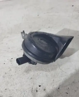 BMW X3 E83 Horn signal 103881157
