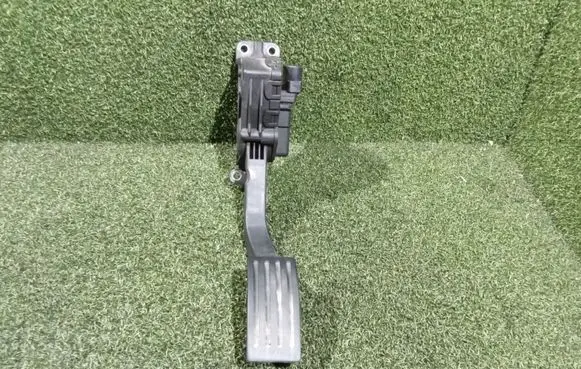 Ford Focus Accelerator throttle pedal 4M519F836AH