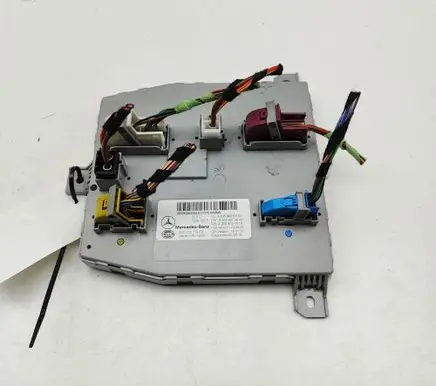 Mercedes-Benz C W205 Central body control module A2059006330 A2059013904