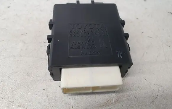 Toyota RAV 4 (XA40) Window control relay 8594042030 4230002080