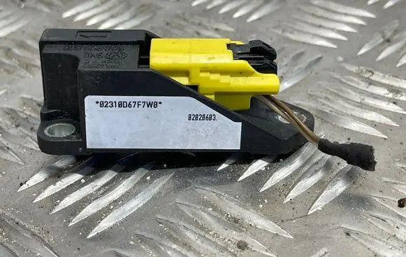 Volkswagen PASSAT B5.5 Airbag deployment crash/impact sensor 6q0909606