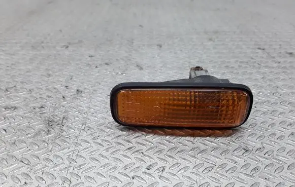 Honda HR-V Front fender indicator light