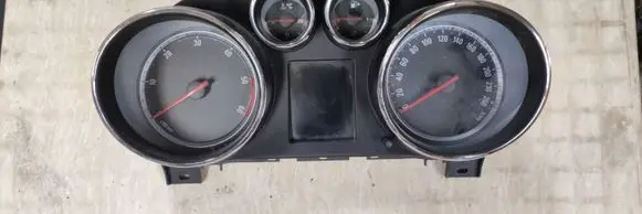 Opel Insignia A Speedometer (instrument cluster) 12844138