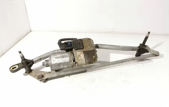 Audi A5 8T 8F Front wiper linkage and motor 8T1955119B 8T1955023C