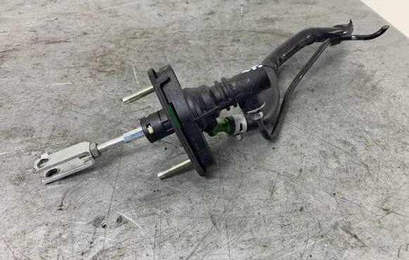 Clutch slave cylinder