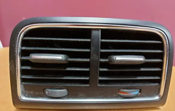 Audi A4 S4 B8 8K Rear air vent grill 8K0819203