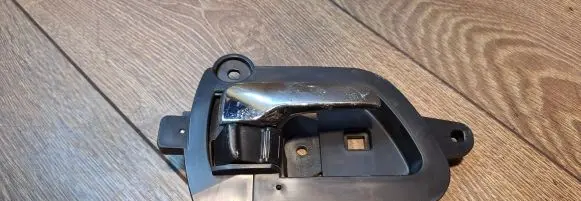 Mitsubishi Outlander Front door interior handle Mn105360