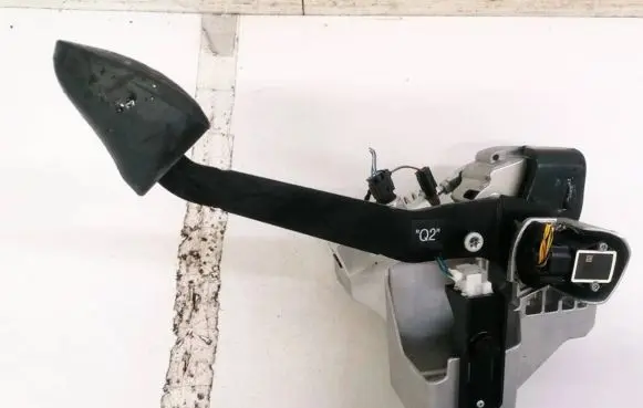 Mercedes-Benz E W212 Brake pedal A2122900001 03.4901-1008.4