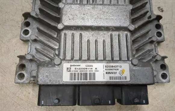 Renault Megane II Engine control unit/module S122326114A 8200843713 8200807626