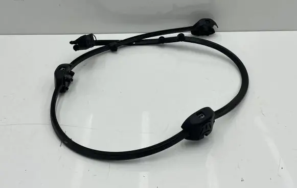 BMW 1 F40 Windshield washer spray nozzle 7453968