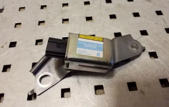 Lexus RX 330 - 350 - 400H Airbag deployment crash/impact sensor 8983348020