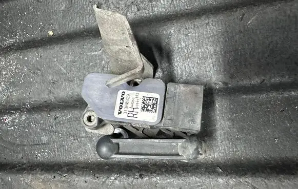 Volvo S90, V90 Air suspension front height level sensor 31360329 A425S 18149