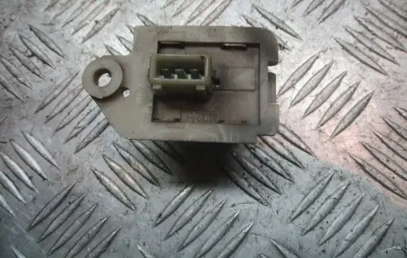Citroen C5 Coolant fan relay 9641212680