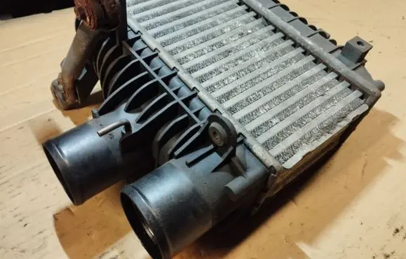 Toyota Avensis T250 Intercooler radiator 873067D