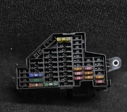 Volkswagen PASSAT B6 Fuse box set 3C2941824
