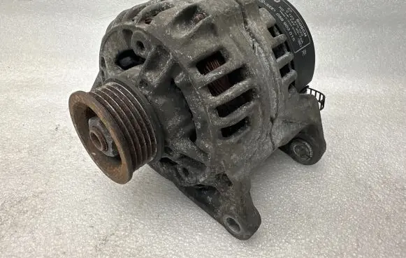 Audi A4 S4 B5 8D Generator/alternator 058903016
