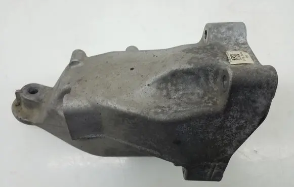 Mercedes-Benz E W212 Engine mounting bracket A6512233404