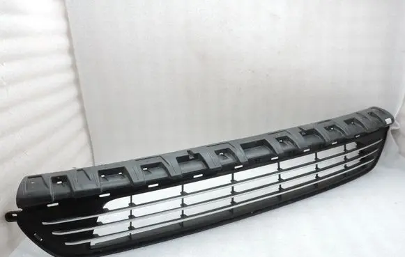 Opel Vivaro Front bumper upper radiator grill 93868858 4422934