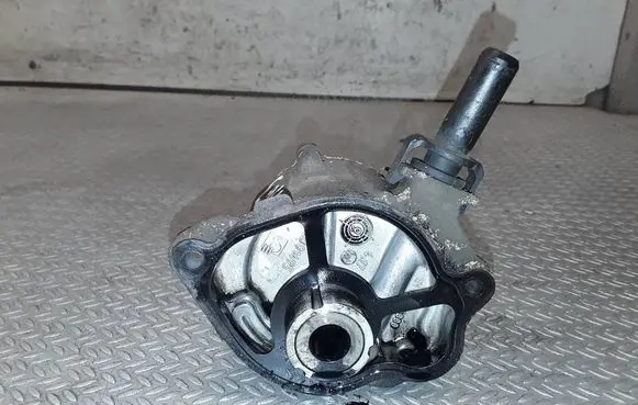 Mercedes-Benz Vito Viano W639 Vacuum pump