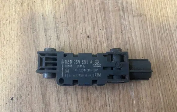 Audi A6 S6 C6 4F Airbag deployment crash/impact sensor 8E0959651A 601644 160507