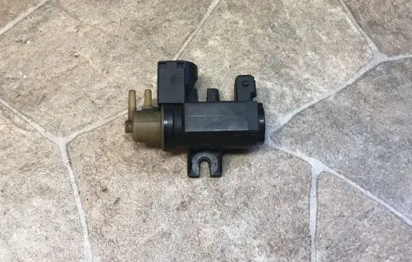 BMW 6 F12 F13 Turbo solenoid valve 7626350