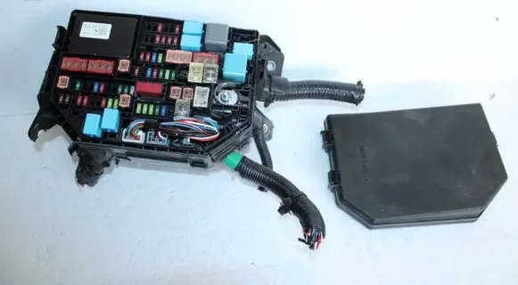 Toyota C-HR I Fuse box set 8264147050A 1A181183 8994