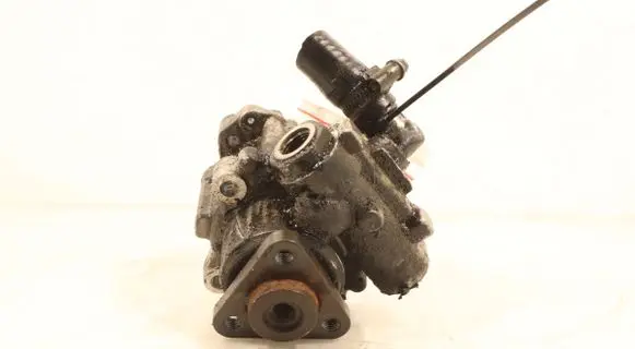 Audi A4 S4 B5 8D Power steering pump 
