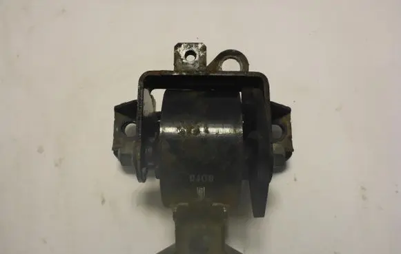 Peugeot 4007 Engine mount vacuum valve 