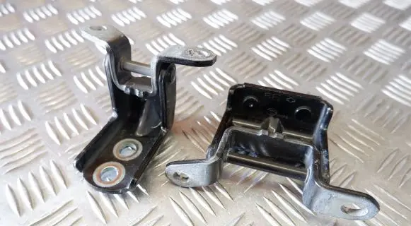 Nissan X-Trail T32 Rear door hinge set 
