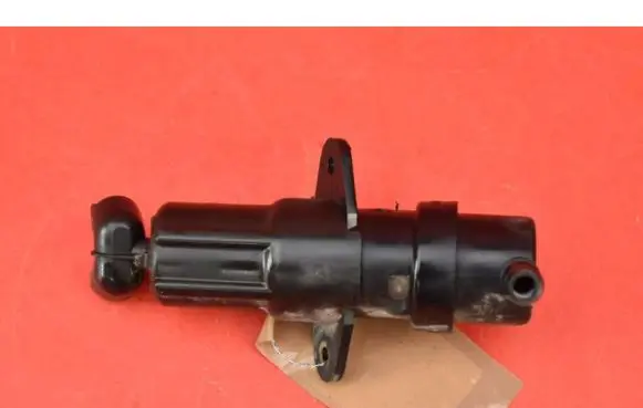 BMW 7 E65 E66 Windshield washer spray nozzle 7001949
