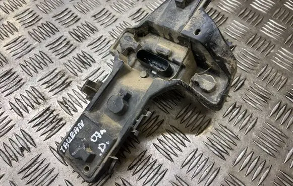 Volkswagen Touran I Tail light bulb cover holder 1T0945258D