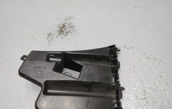 Volvo V60 Front bumper mounting bracket 30796626