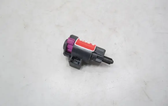 Audi A5 8T 8F Brake pedal sensor switch 4F0945459B 061108321