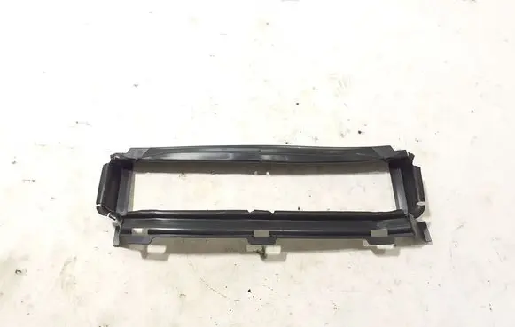 Volvo XC90 Intercooler air channel guide 31383717