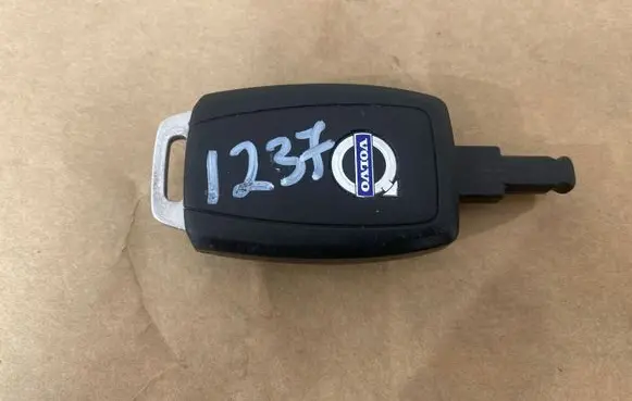 Volvo C70 Ignition key/card