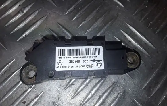Mercedes-Benz CLS C219 Airbag deployment crash/impact sensor 0018209126