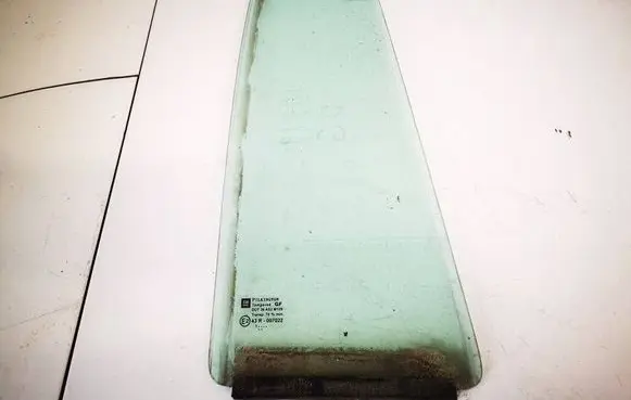 Opel Zafira A Rear vent window glass as2
