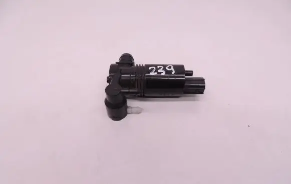 Volvo V40 Windscreen/windshield washer pump D239