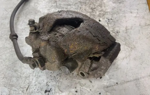 Opel Zafira A Front brake caliper