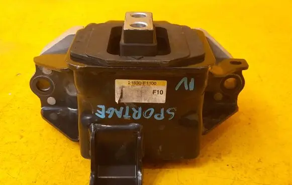 KIA Sportage Engine mounting bracket