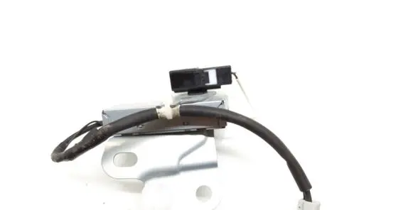 Toyota Prius+ (ZVW40) Aerial antenna amplifier 8630047150