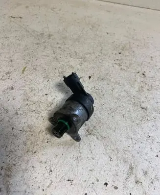 Volvo V70 Fuel pressure regulator 0928400573